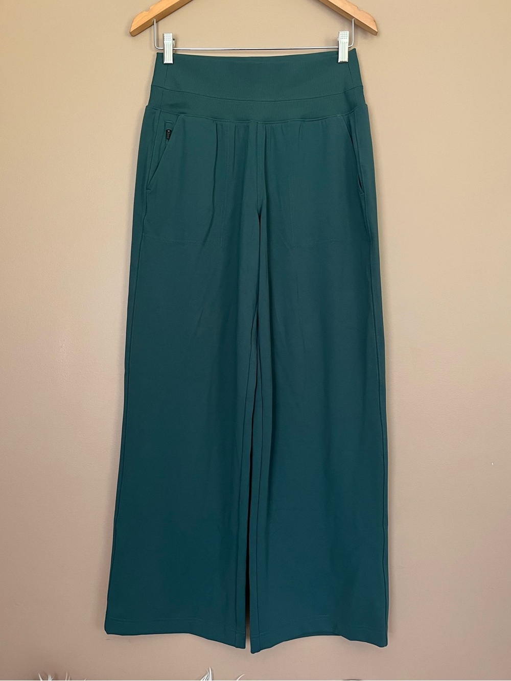 {Athleta} Venice High Rise Wide Leg Pants in Green - Womens Small - Picture 2 of 9